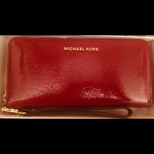 Authentic Michael Kors jet set travel cherry 🍒